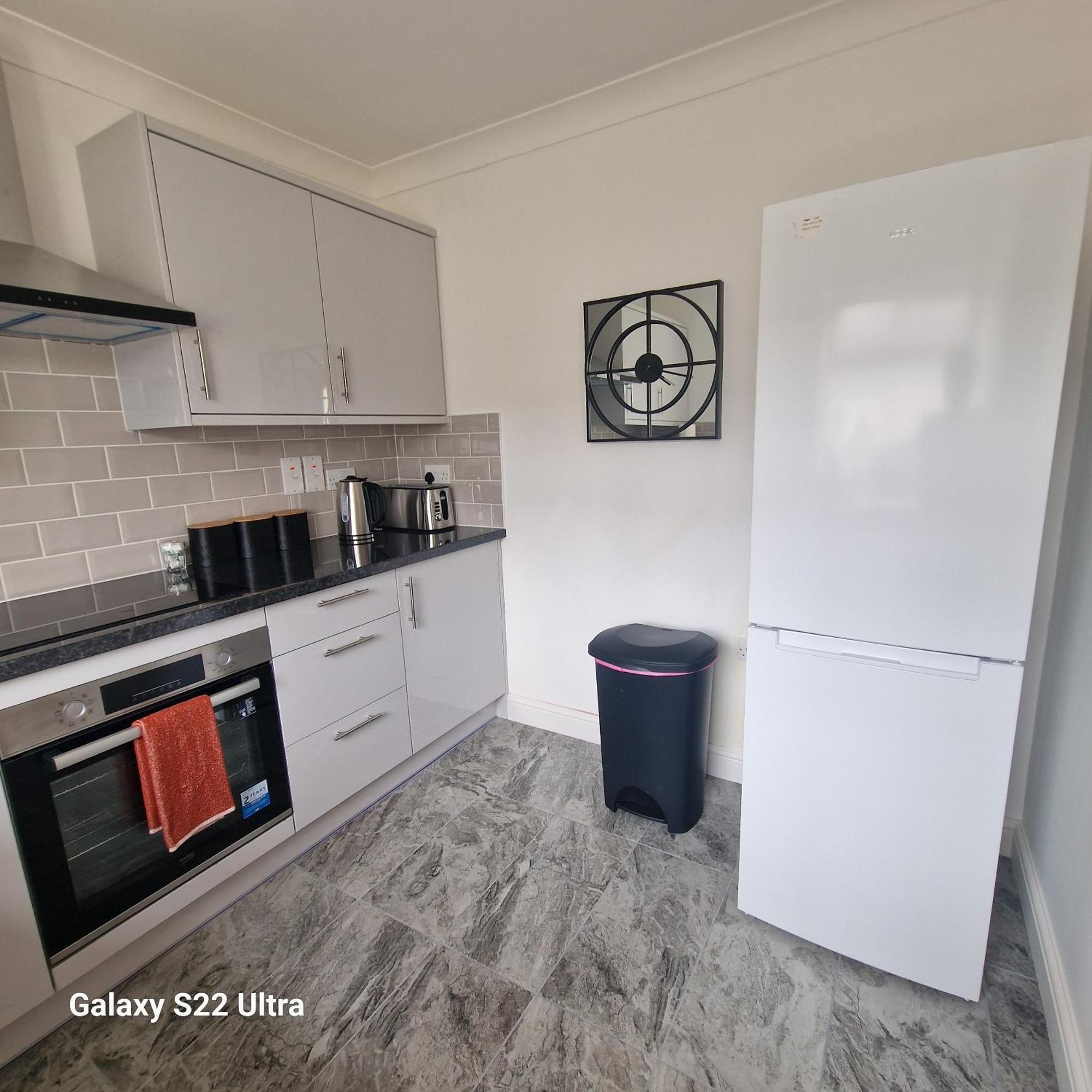 5 Bed Home-free Parking - Close To Centre Plymouth