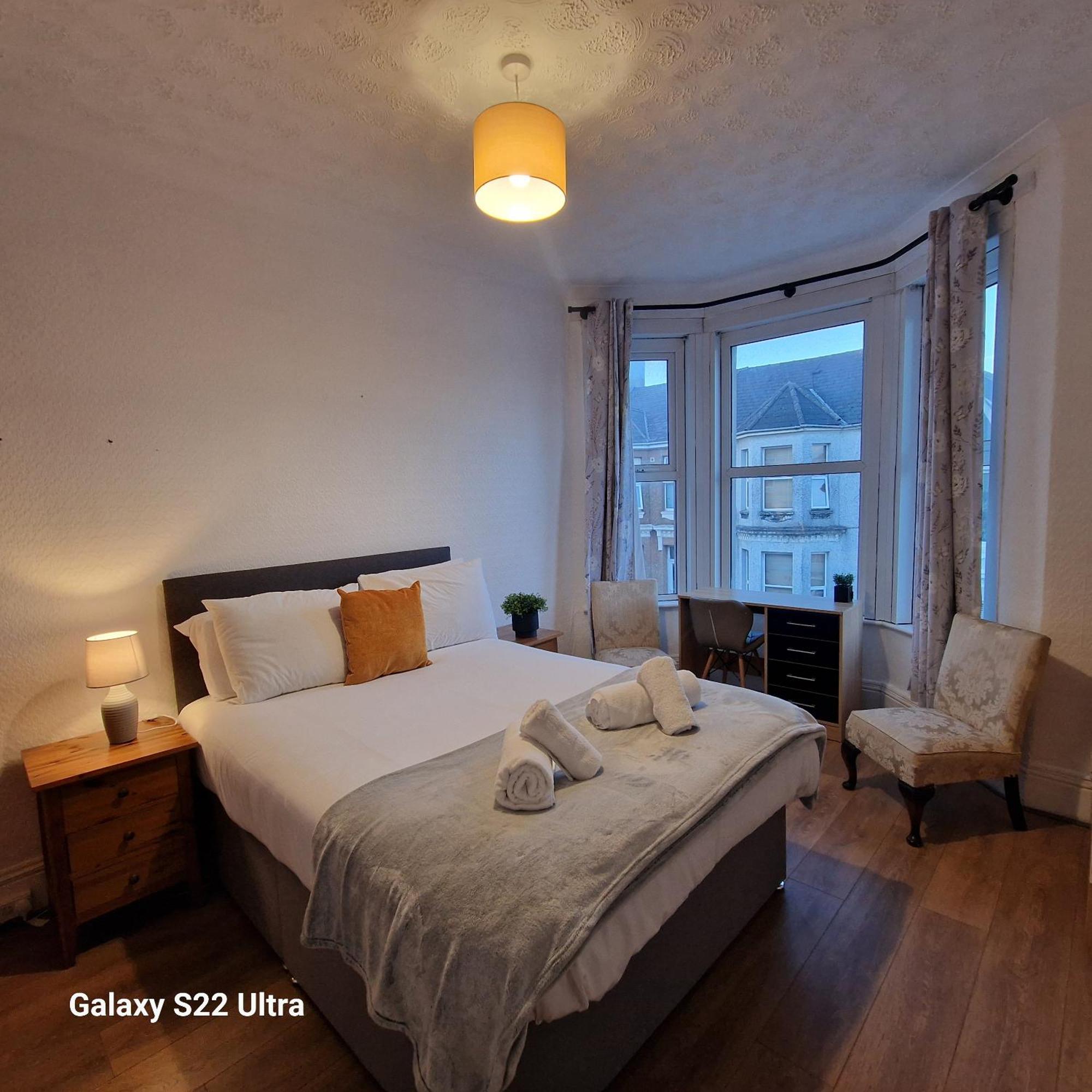 Apartment 5 Bed Home-free Parking - Close To Centre Plymouth